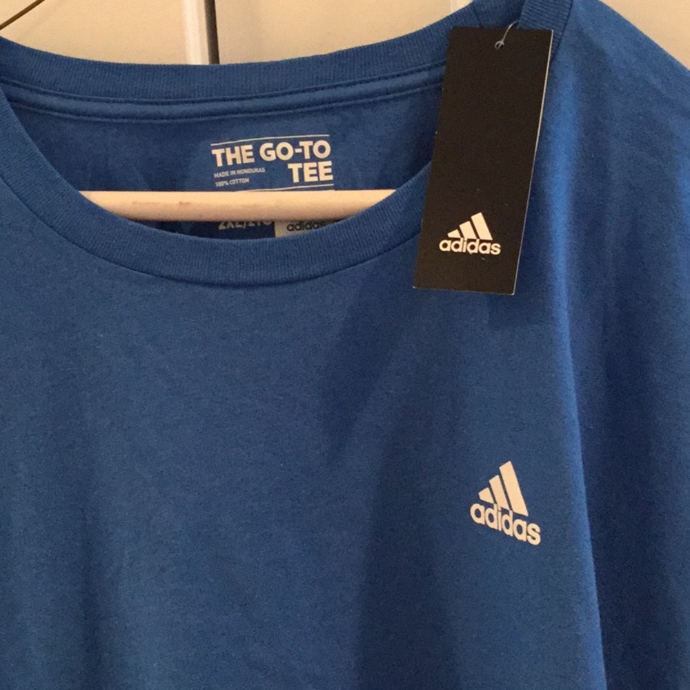 ✅NWT men’s XXL Adidas Tee!
